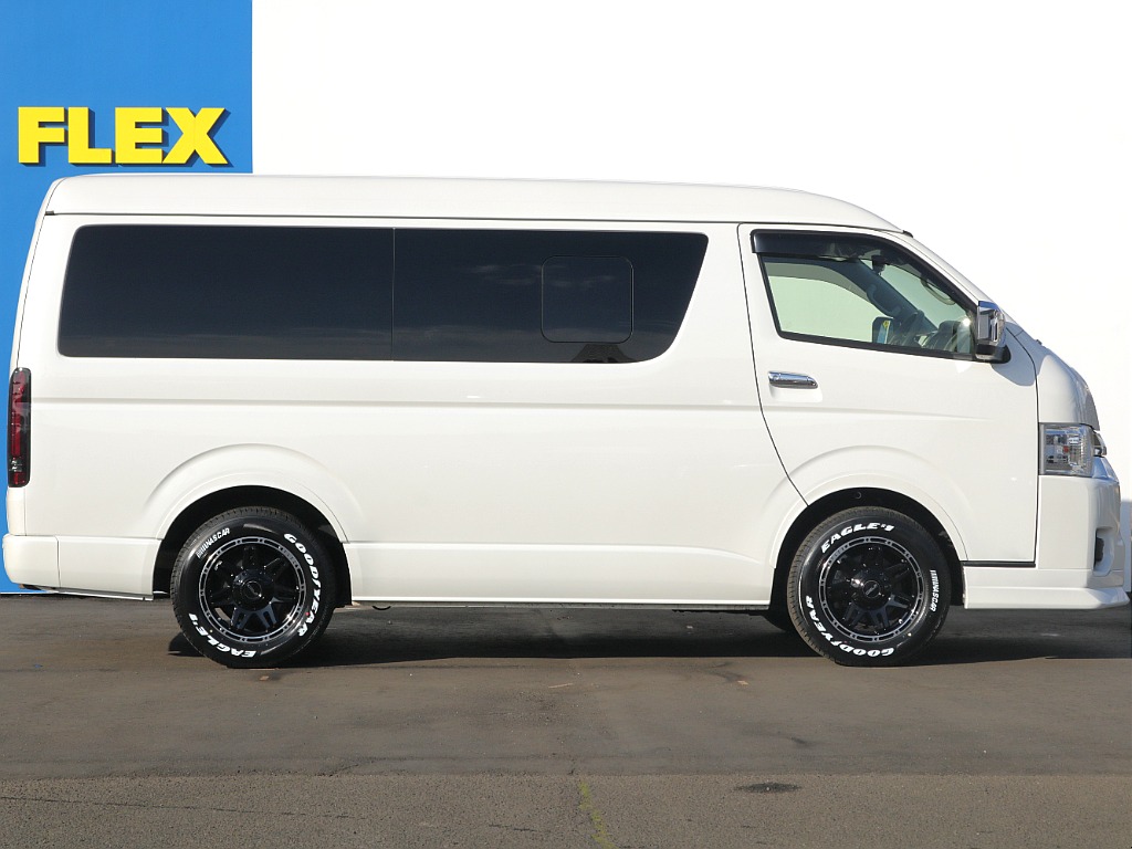 大変便利なパワースライドドア付き！！荷物の出し入れや乗り降りも楽々できちゃいますね♪