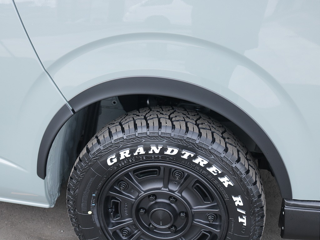 デルフィーノライン　オーバーフェンダー装着済み！！オフロードカスタムにピッタリですね♪