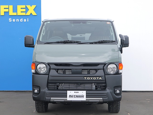 普段使いが非常にしやすいオフロードスタイルでベットキットも装備されているので車中泊にもピッタリな一台です♪