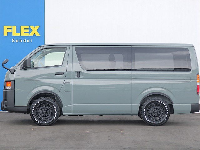 大変便利な両側パワースライドドア付き！！乗り降りや荷物の出し入れなども楽々できちゃいます♪