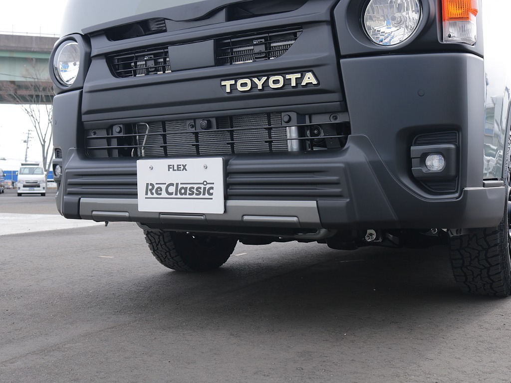 オリジナルティーフォースフロントスポイラー装着済み！！オフロードカスタムにピッタリで外装もお洒落度アップ♪