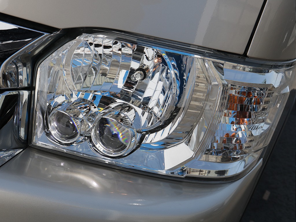 LEDヘッドライト装着済み！！夜間走行や暗い道でも明るく照らしてくれるので安心して運転していただけます！！