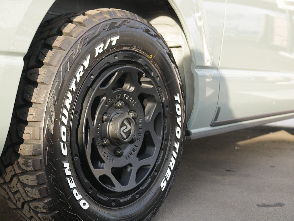 オシャレなタイヤホイール装備済み♪