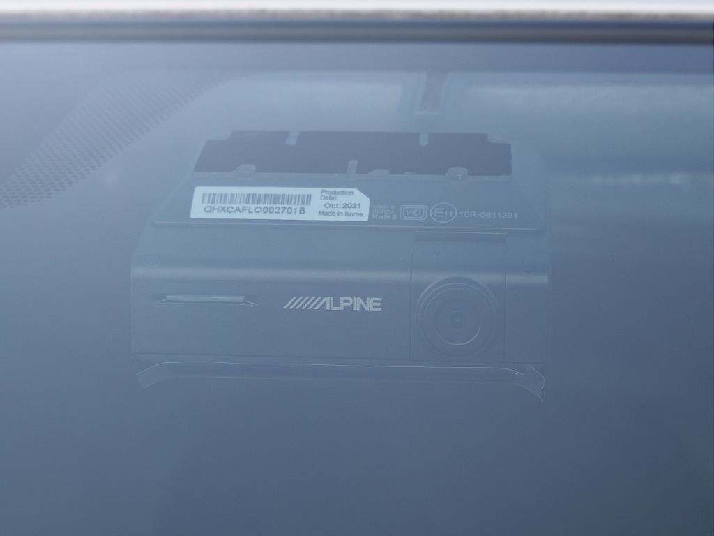 アルパインのナビ連動前後ドライブレコーダーも装着済み！！