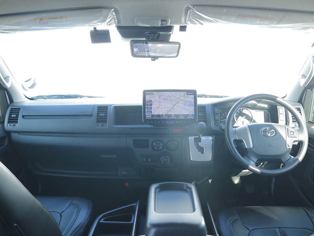 スーパーロングならではの圧迫感がなく上も横も広々空間になっております！！長距離ドライブでも快適性ばっちりですね♪