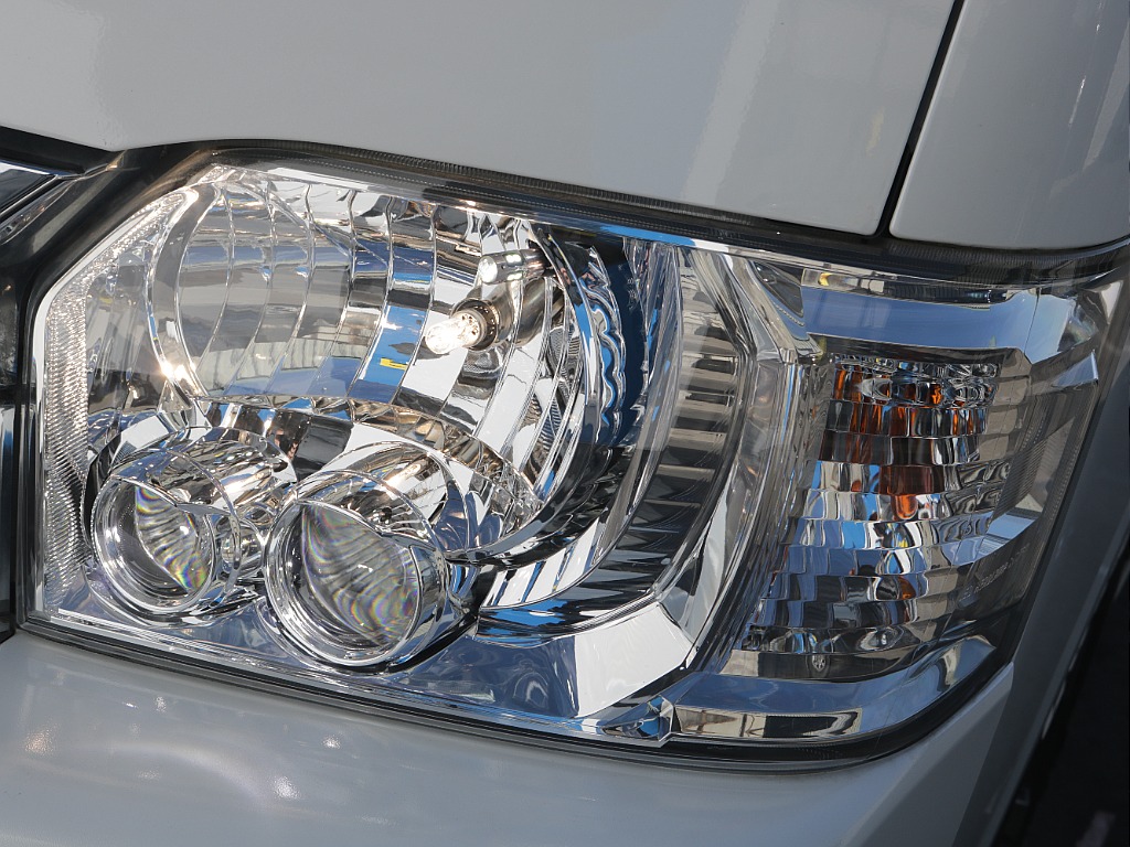 LEDヘッドライト装着済み！！夜間走行や暗い道でも明るく照らしてくれるので安心して運転していただけます！！