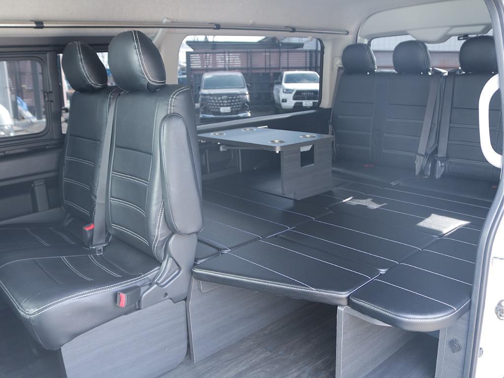 ベットキットやテーブルなどを装備したフレックスオリジナル内装架装【VER1】！！