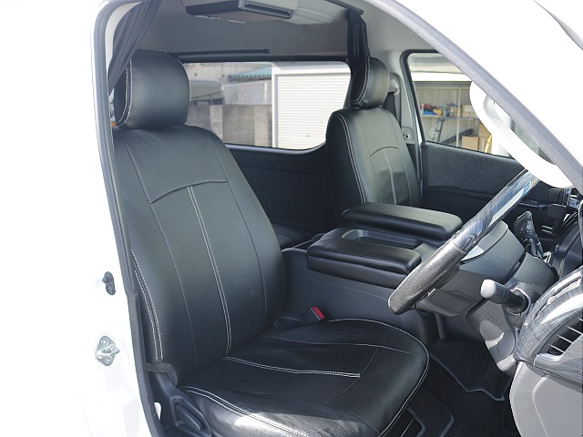 ルシートカバー装着済み！！内装は黒で統一されかっこいい仕様になっております♪