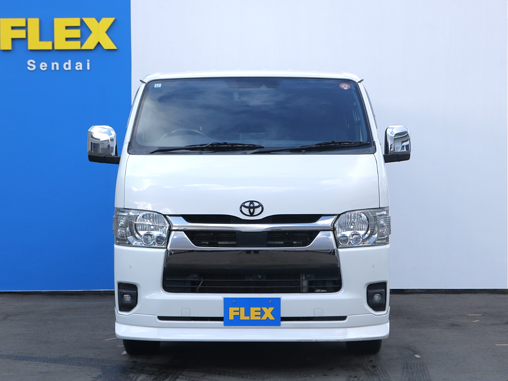 内外装ともにカスタムが盛りだくさんの一台！！