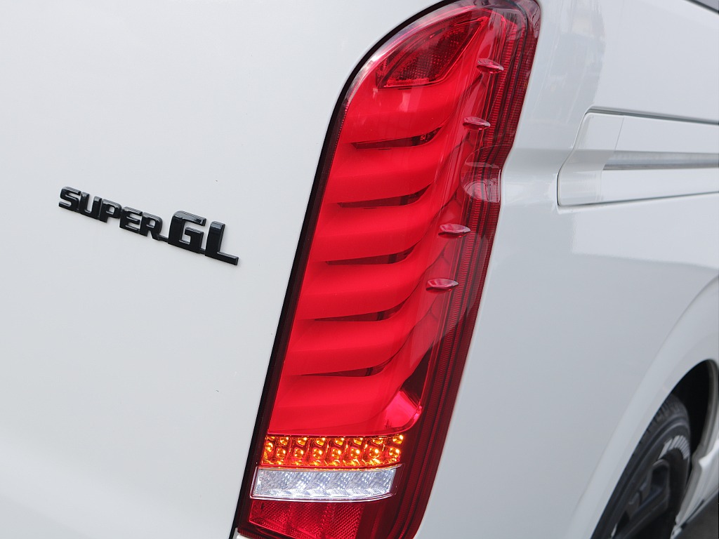 ウルトラシグマLEDテールランプ装着済み！！オープニング・エンディング・シーケンシャルウィンカーなど多彩なテールランプ！！