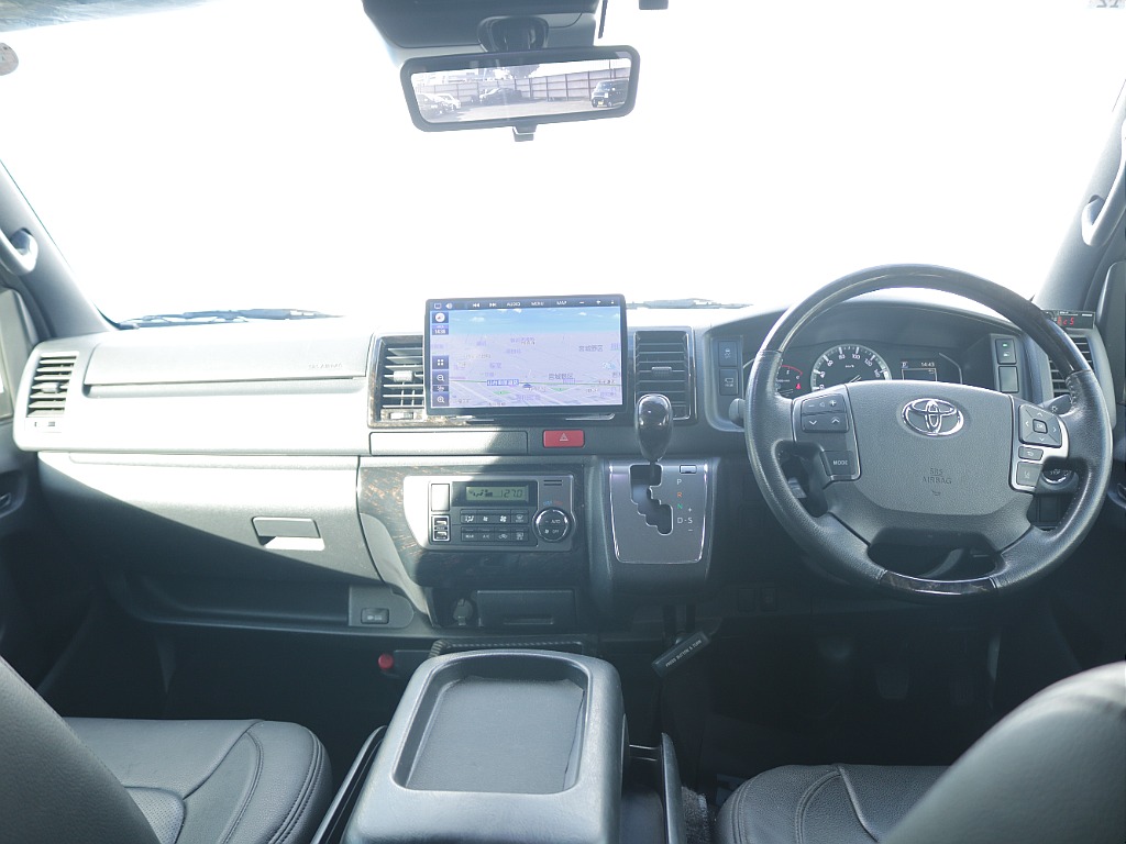 内装の細かいところまでダークプライムⅡ専用架装がされております！！高級感＆かっこよさばっちり♪