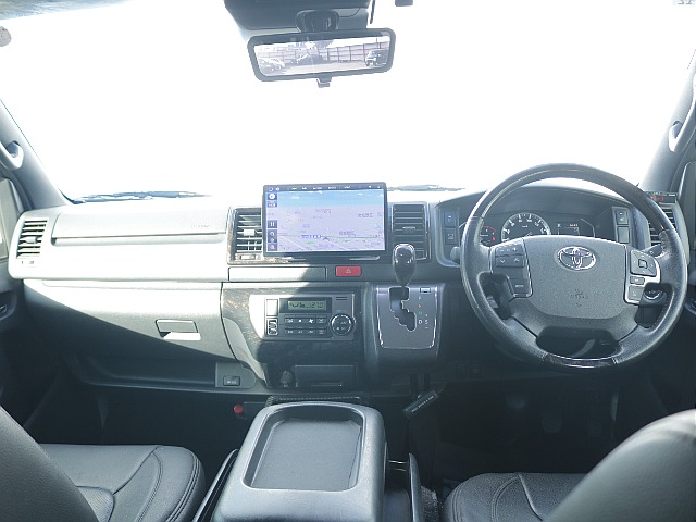 内装の細かいところまでダークプライムⅡ専用架装がされております！！高級感＆かっこよさばっちり♪