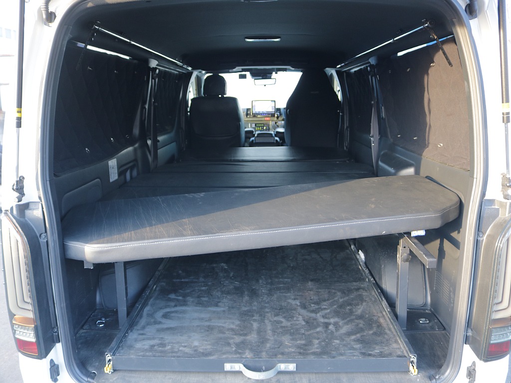 ベットキット搭載！！車中泊やアウトドアなどもできて広々空間で使えちゃいます♪