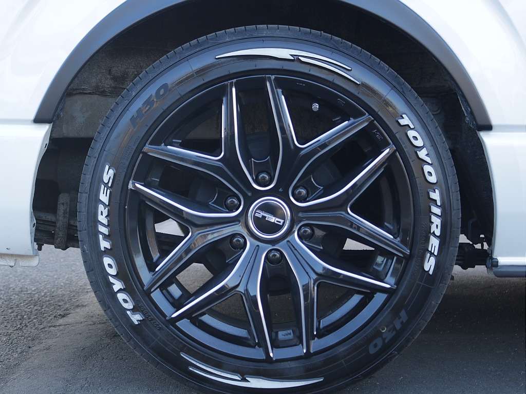 デルフ０２　18インチAW＆トーヨータイヤ装着済み！！ 外装カスタムとの相性ばっちり♪