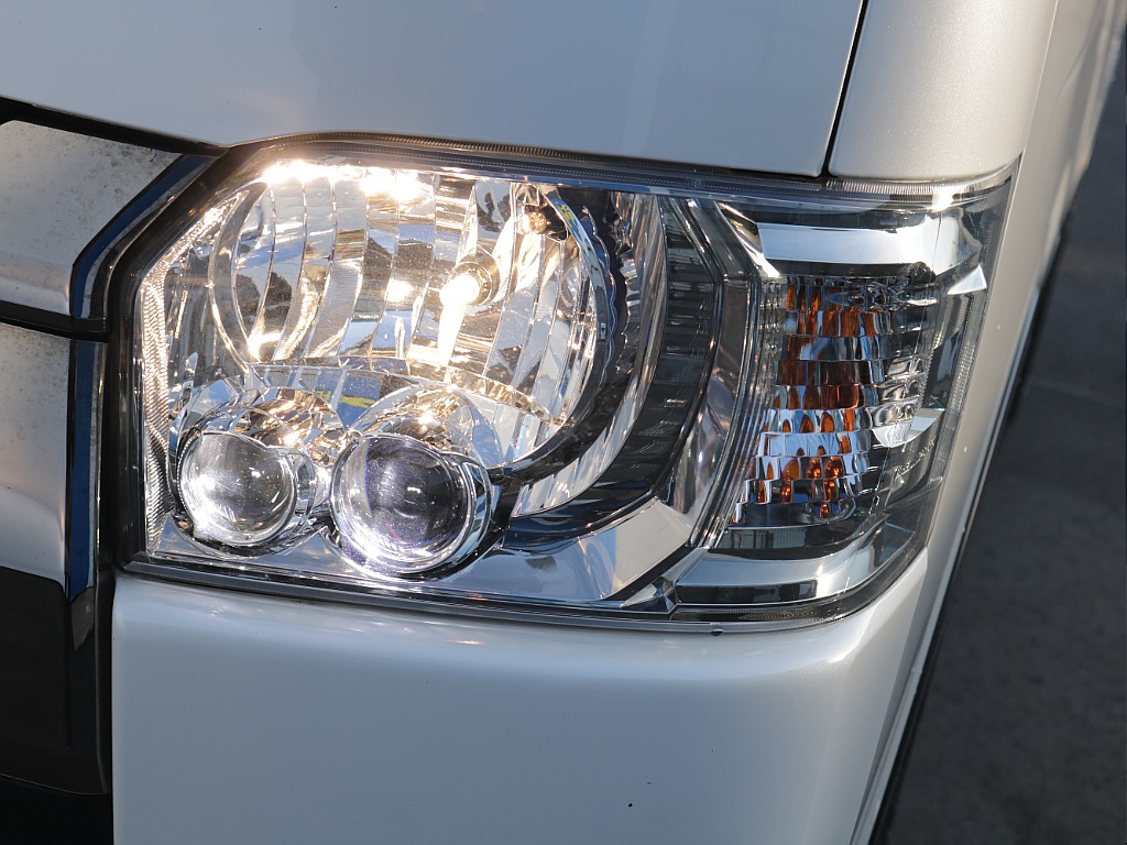 LEDヘッドライト装着済み！！夜間走行や暗い空間でも明るく照らしてくれるので安心して運転していただけます♪