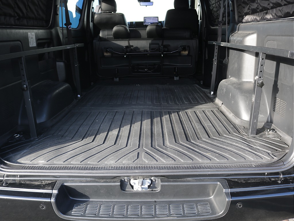 ラゲッジマットも付いております。