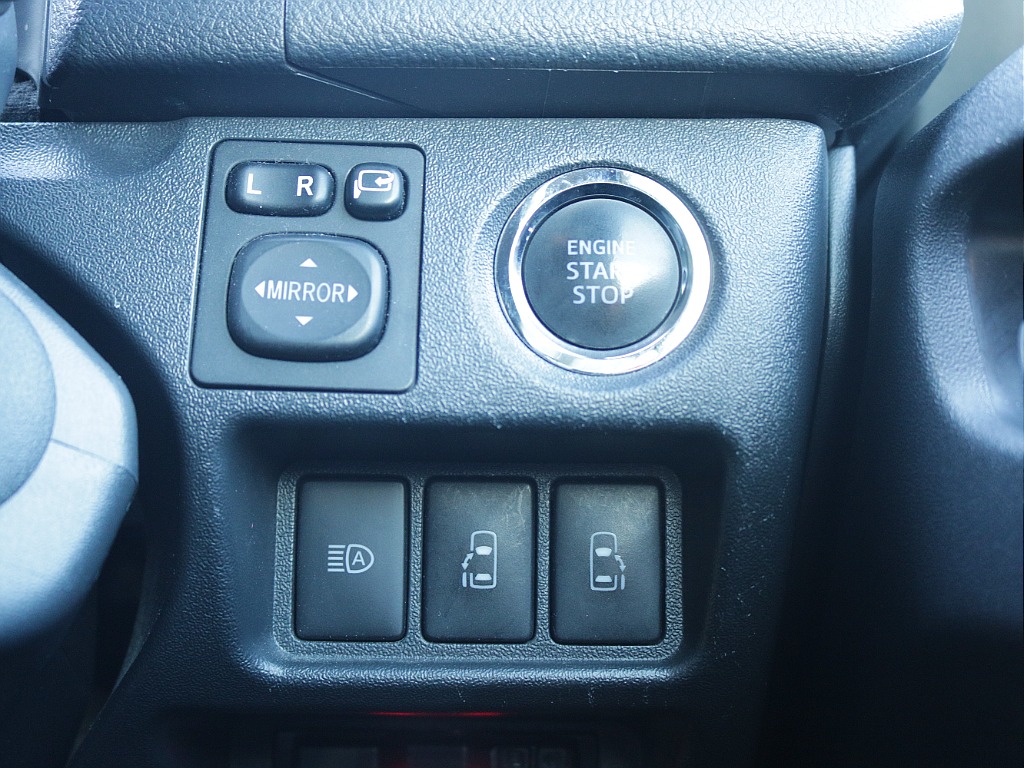 両側パワスラ＆オートハイビームに両側パワースライドドア