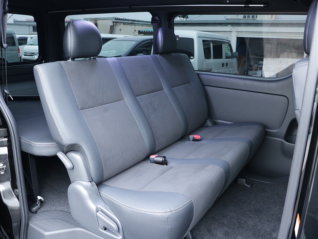 広々空間でお使いできるセカンドシート！！ダークプライムⅡ専用のシートにもなっております♪