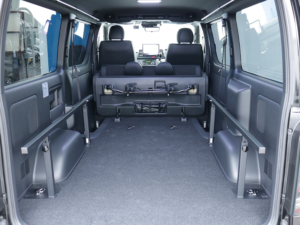 取り外し可能になっておりますので大きい荷物などでも楽々載せられるラゲッチスペースも確保可能！