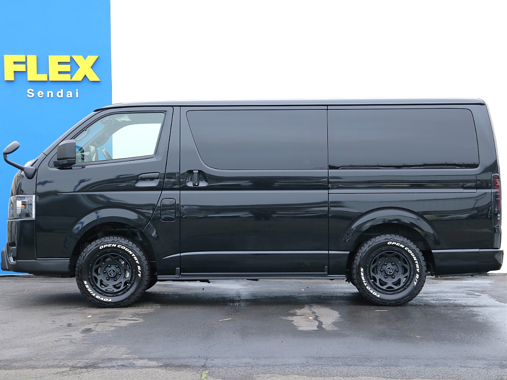 大変便利な両側パワースライドドア付き！！乗り降りや荷物の出し入れも楽々できちゃいます♪