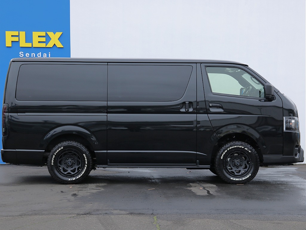 リア５面フィルム施工済み！！自分なりのカスタムも追加可能ですのでお気軽にご相談くださいませ！！