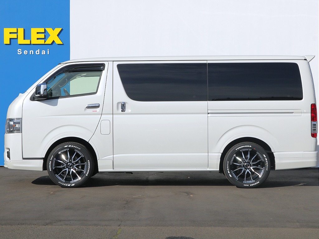 大変便利な両側パワースライドで荷物の出し入れも乗り降りも楽々できちゃいますね♪