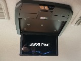 アルパインのフリップダウンモニターも装着されております！！