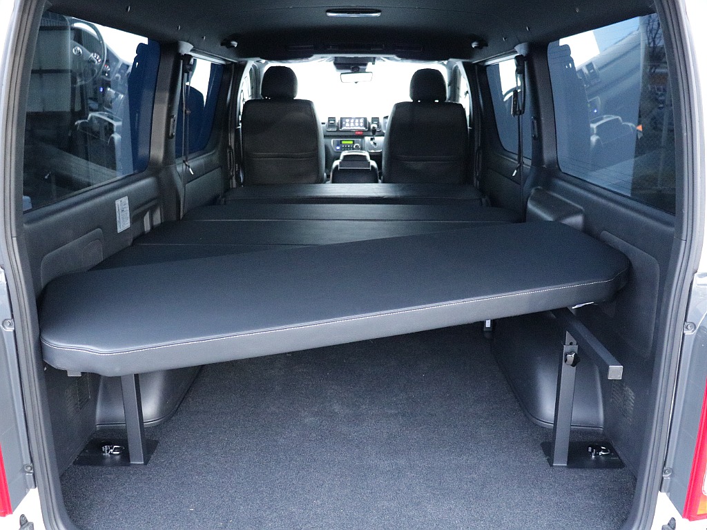 ベットキット搭載！！車中泊やアウトドアなどもできて広々空間で使えちゃいます♪