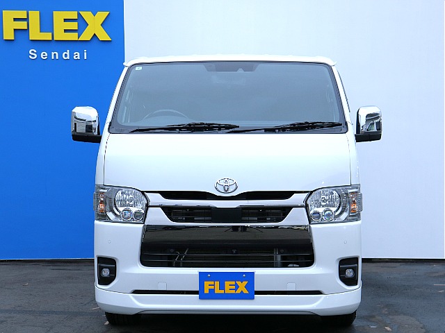 アウトドアや車中泊にも使えてお仕事など大きい荷物を入れるのにも大活躍の一台！！