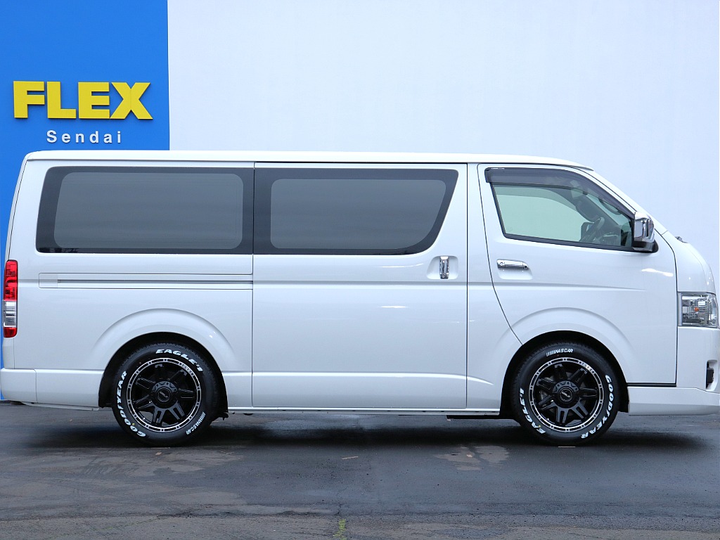 リア５面フィルム施工済み！！自分なりのカスタムも追加可能ですのでお気軽にご相談くださいませ！！