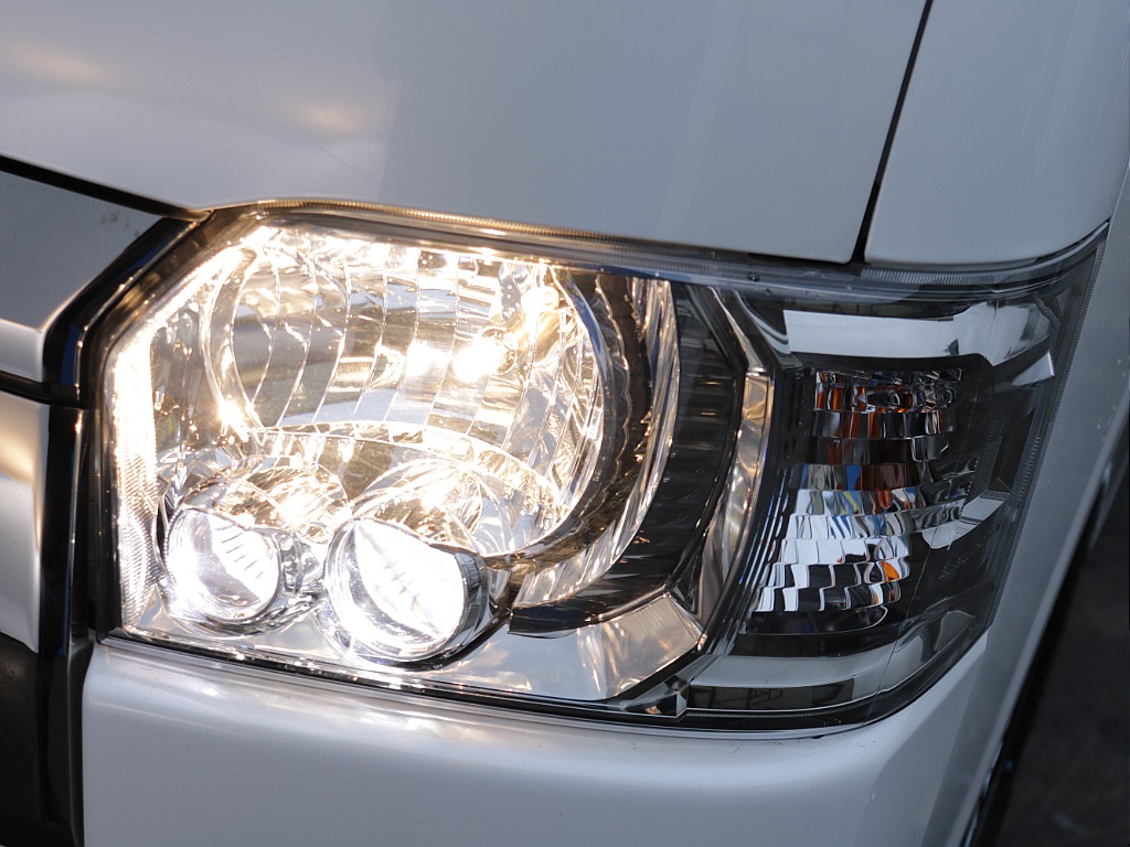 LEDヘッドライト装着済み！！夜間走行や暗い道でも明るく照らしてくれるので安心して運転していただけます♪