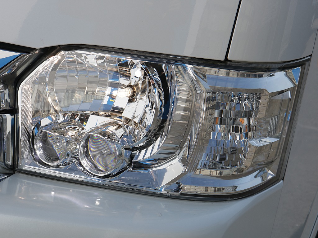 LEDヘッドライト装着済み！！夜間走行や暗い空間でも明るく照らしてくれるので安心して運転していただけます♪