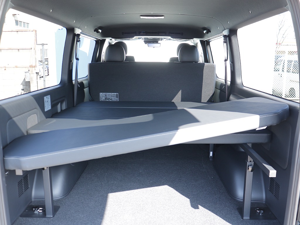 ベットキット搭載！！車中泊やアウトドアなどもできて広々空間で使えちゃいます♪