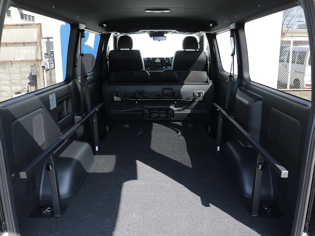 取り外し可能になっておりますので大きい荷物などでも楽々載せられるラゲッチスペースも確保可能！