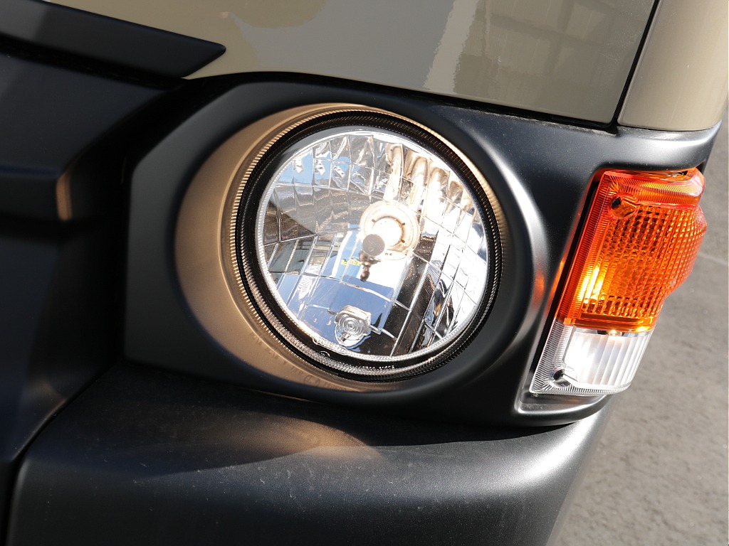 Reクラシック丸目装備済みで御座います！雰囲気が段違いになりお洒落度もアップ♪