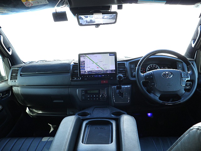 運転席周りもダークプライムⅡ専用の内装になっております！！高級感もありかっこよさがアップ♪