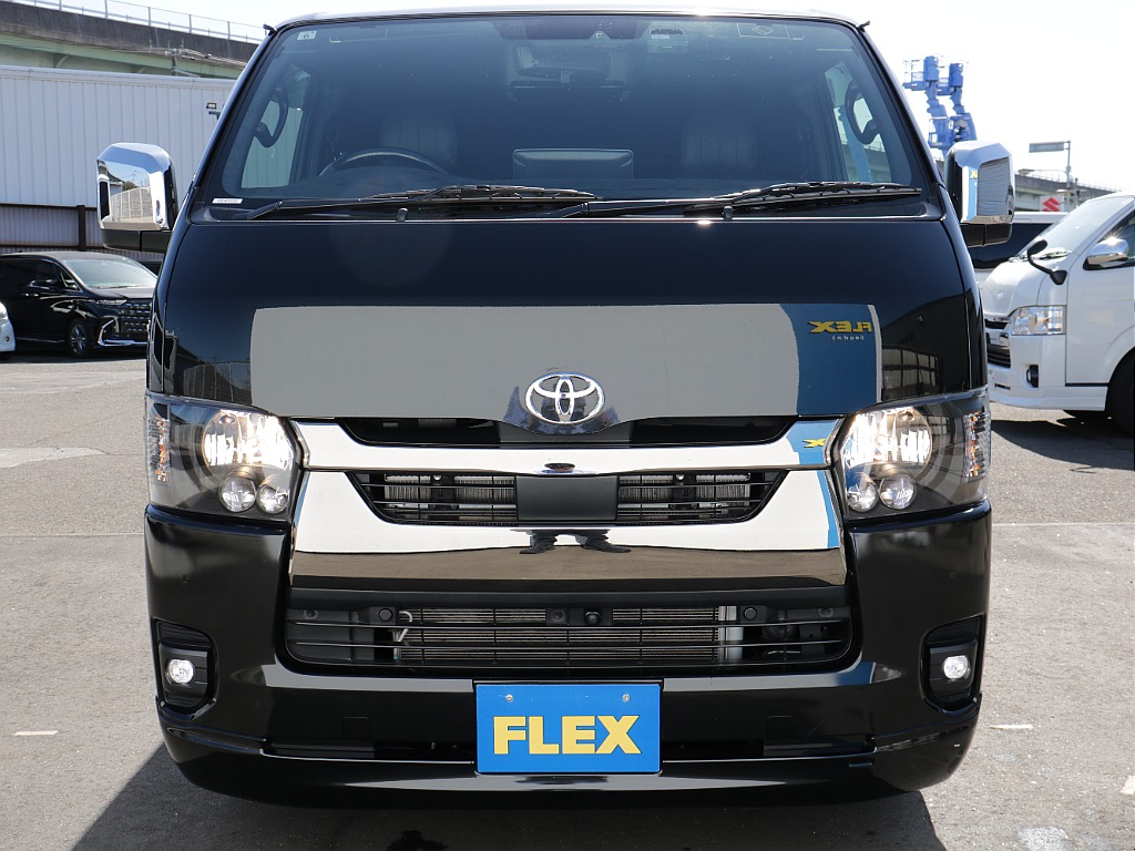 LEDヘッドライトになっておりますので夜間走行や暗い空間でも明るく照らしてくれるので安心して運転していただけます♪