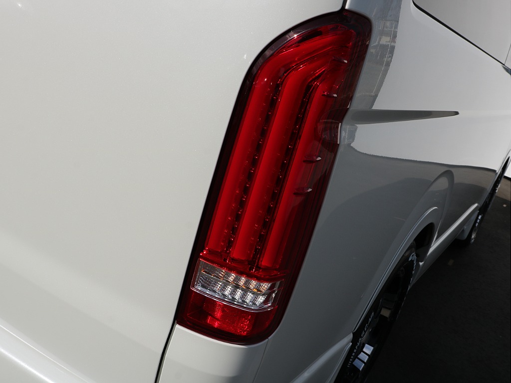 ヴァレンティー　ジュエルLEDテールランプ装着済み！！