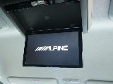 アルパインフリップダウンモニター装備済み！ 運転中も快適にお過ごしいただけます！