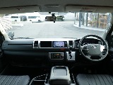 運転席・助手席はワゴンならではの広々空間！長距離ドライブでも快適です♪