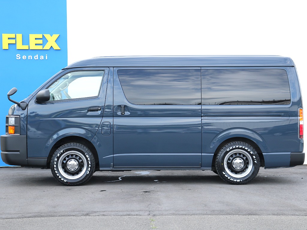 両側パワースライドドア付きで乗り降りや荷物の出し入れも楽々できちゃいます♪