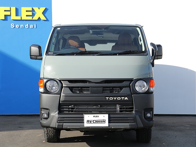 人気のアースカーラーパッケージ　アーバンカーキがメッキ部分がマットブラック塗装されたお洒落な一台が仙台店に入庫いたしました！！