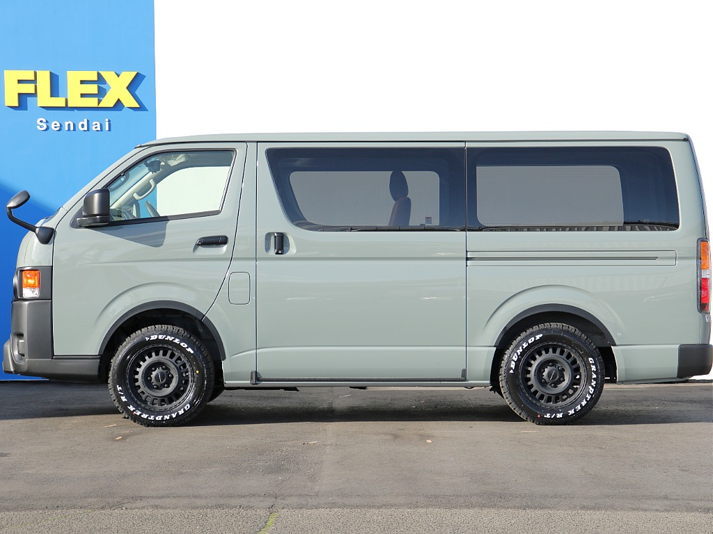 大変便利なパーワースライドドアになっております！！乗り降りや荷物の出し入れなども楽々できちゃいます♪