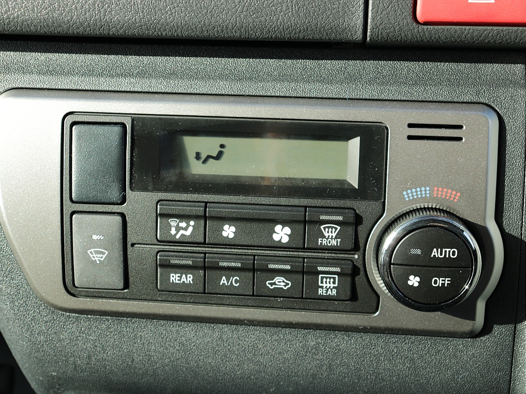 トヨタ ハイエースバン(54枚目)