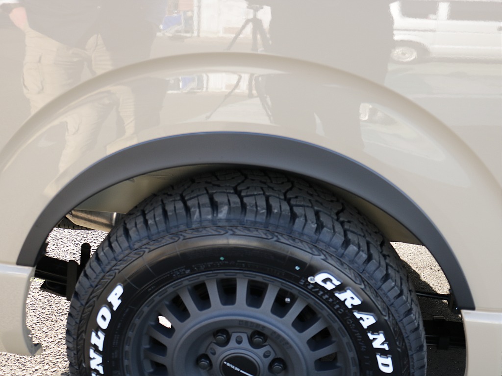 デルフィーノライン　オーバーフェンダー装着済み！！オフロードカスタムにピッタリですね♪