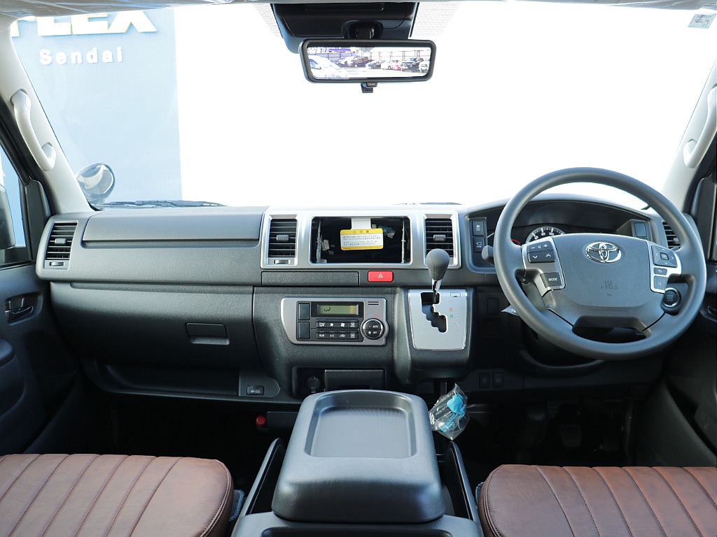 運転席周りも綺麗な状態で運転の際の快適性や安心性もばっちりな車両になっております！！
