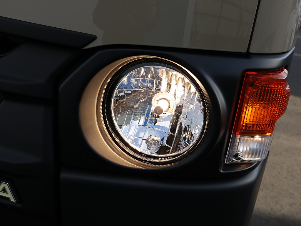 Reクラシック丸目装備済みで御座います！雰囲気が段違いになりお洒落度もアップ♪