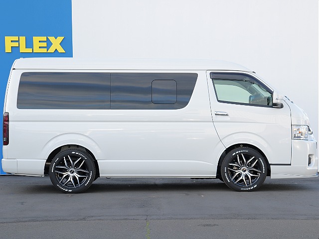 大変便利なパワースライドドア付き！！荷物の出し入れや乗り降りも楽々できちゃいますね♪