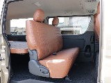 セカンドシートにもクラシックシートカバー装備済みです！！汚れや劣化などの緩和にもなりお手入れも楽々できるようになります！！