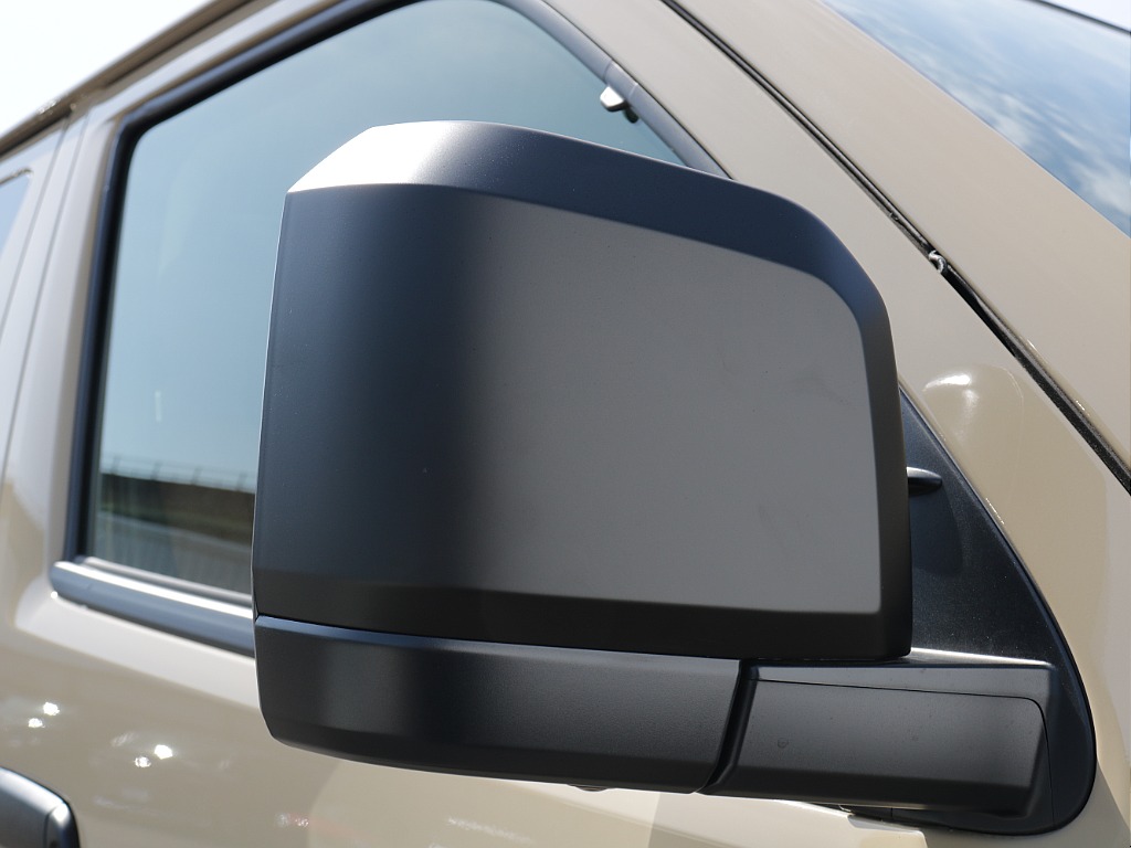 メッキ部はマットブラック塗装されております！！細かい部分までカスタムが充実しておりますね♪